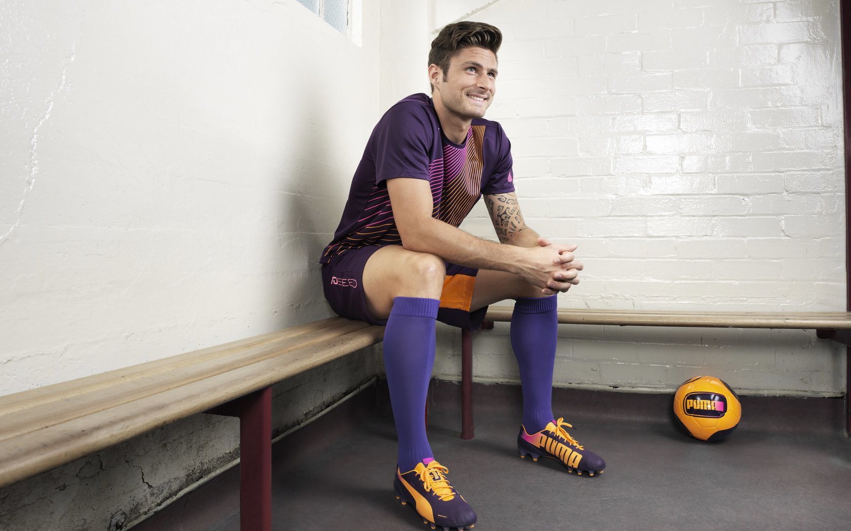 日本队客场战胜韩国，士气大振，日本对战韩国足球