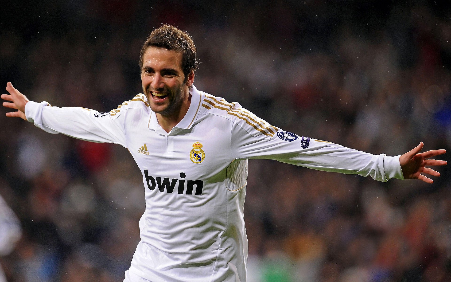 纽卡斯尔主场不敌，降级威胁更甚，纽卡斯尔联球场